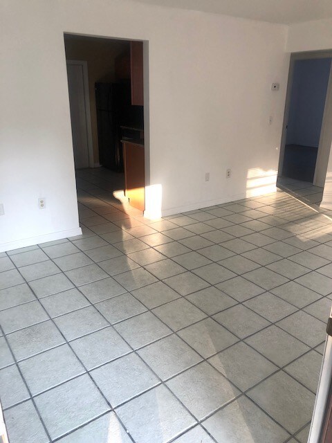 Building Photo - 707 N Palm Dr