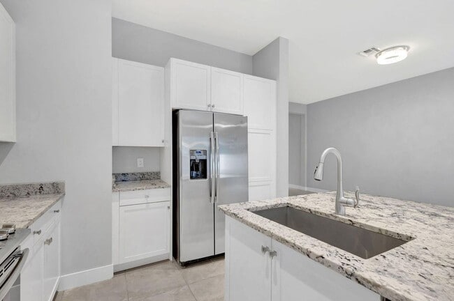 Building Photo - 4924 Pointe Midtown Way