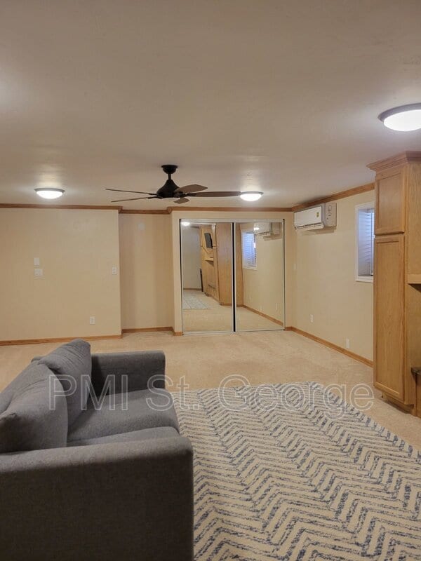 Foto del edificio - 1065 Canyon St