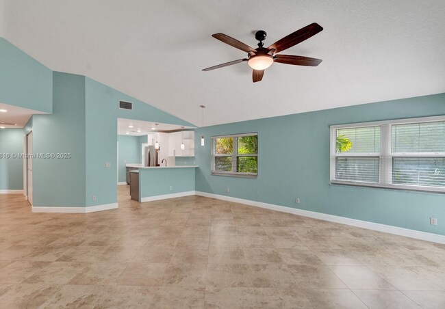 Building Photo - 8820 Woodside Ct