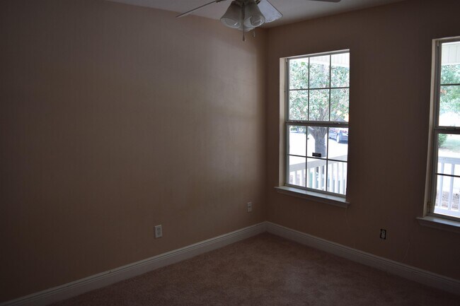 Foto del edificio - 3508 Torrington Way