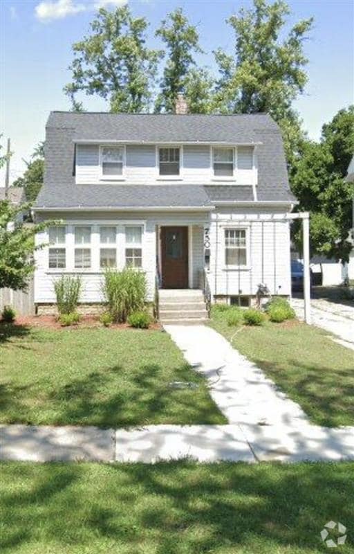 Building Photo - 750 Crescent Rd