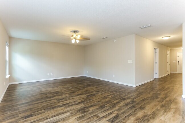 Foto del edificio - 523 Worcester Ct.