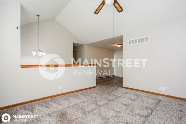 Building Photo - 206 NW 102nd St, Kansas City, MO 64155