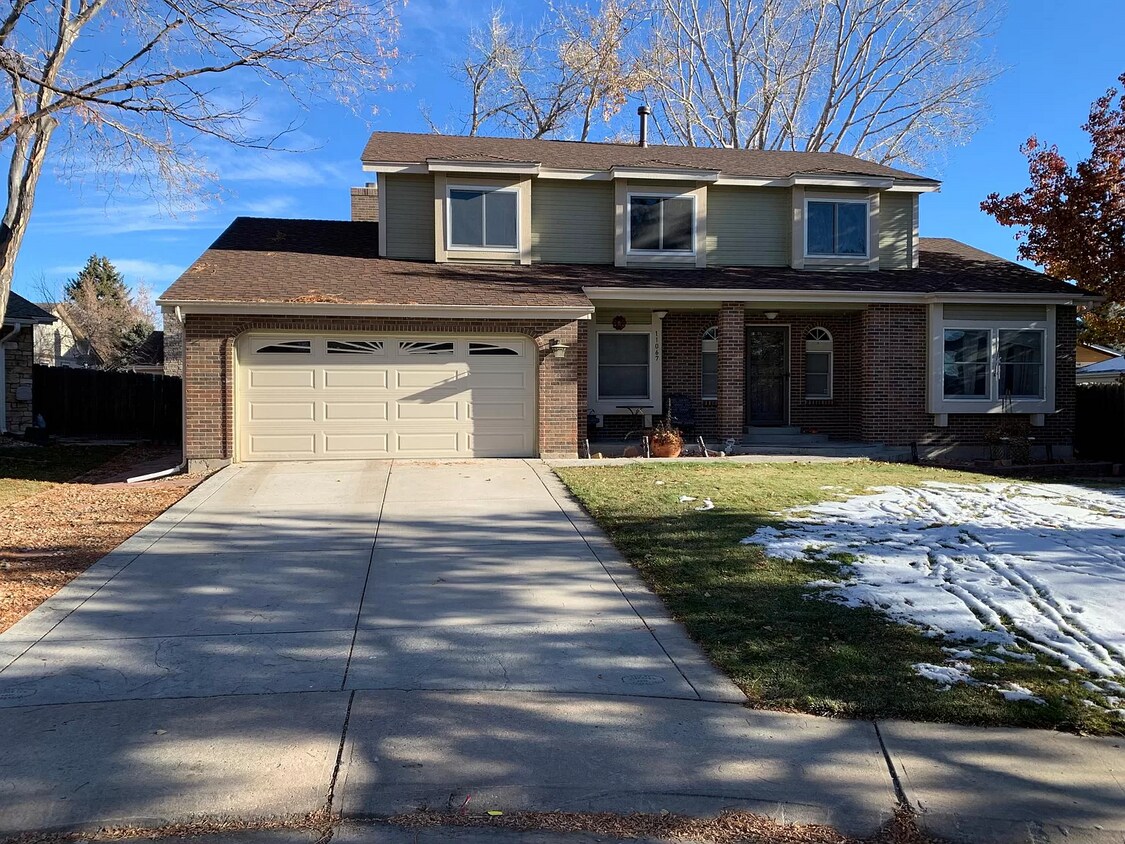 Primary Photo - 11067 W Polk Pl