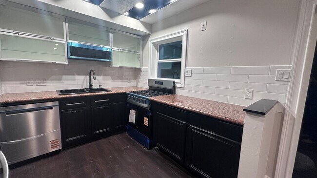 Foto del edificio - 1531 Fairview St