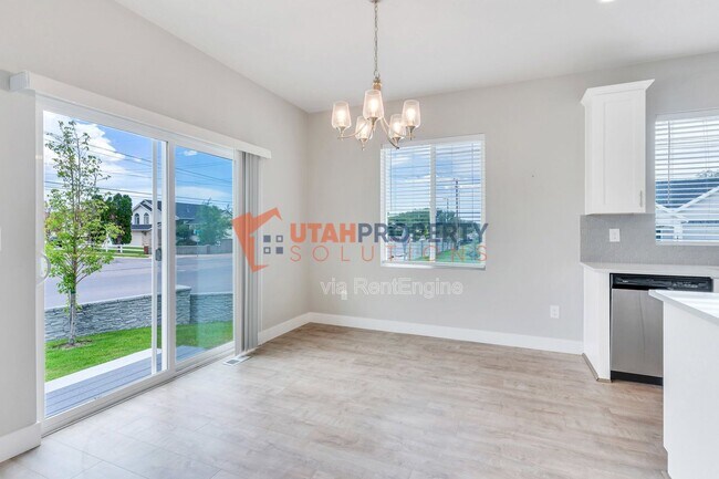 Building Photo - 7632 S Waverly Hls Ln