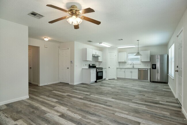 Foto del edificio - 4620 Acers Ln