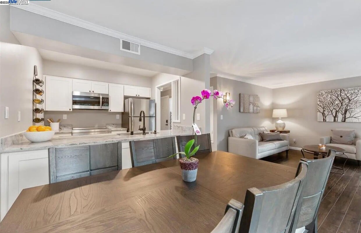 Foto principal - 1133 San Ramon Valley Blvd