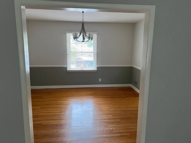 Foto del edificio - 1120 Ivy Ln