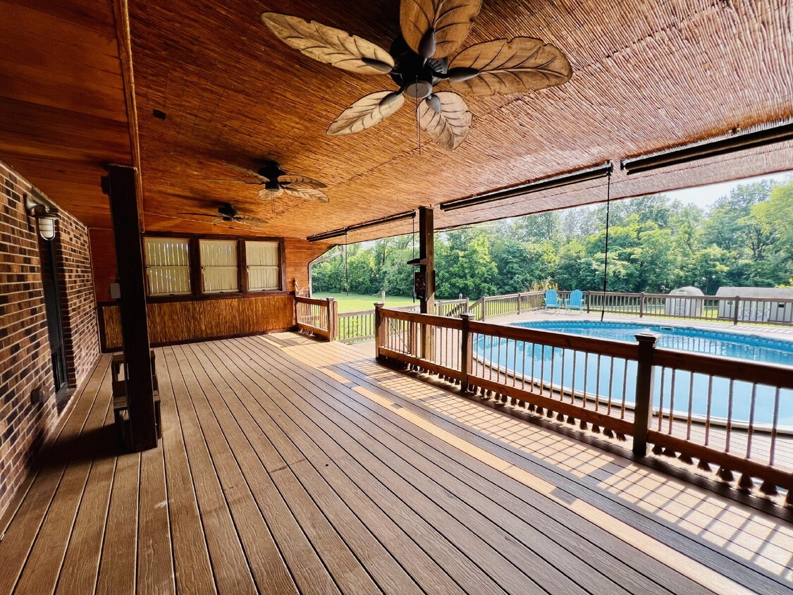 Primary Photo - Charming 3-Bed, 2-Bath Home with back yard...