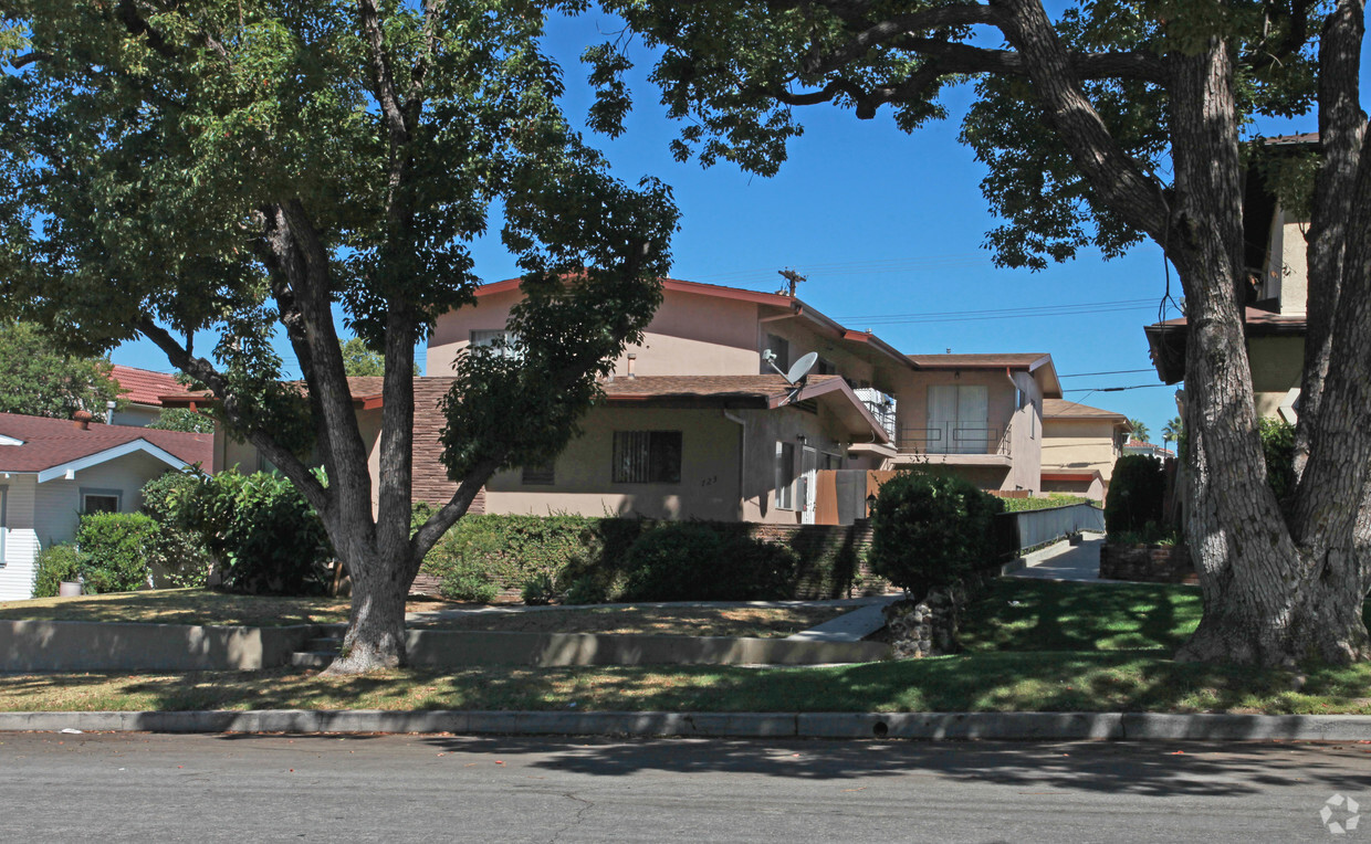 Primary Photo - 723 E Angeleno Ave