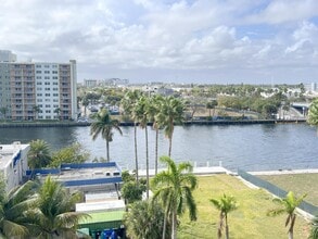 Building Photo - 3020 NE 32nd Ave