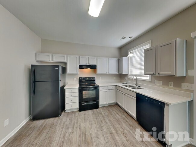 Foto del edificio - 2820 Oasis Ln