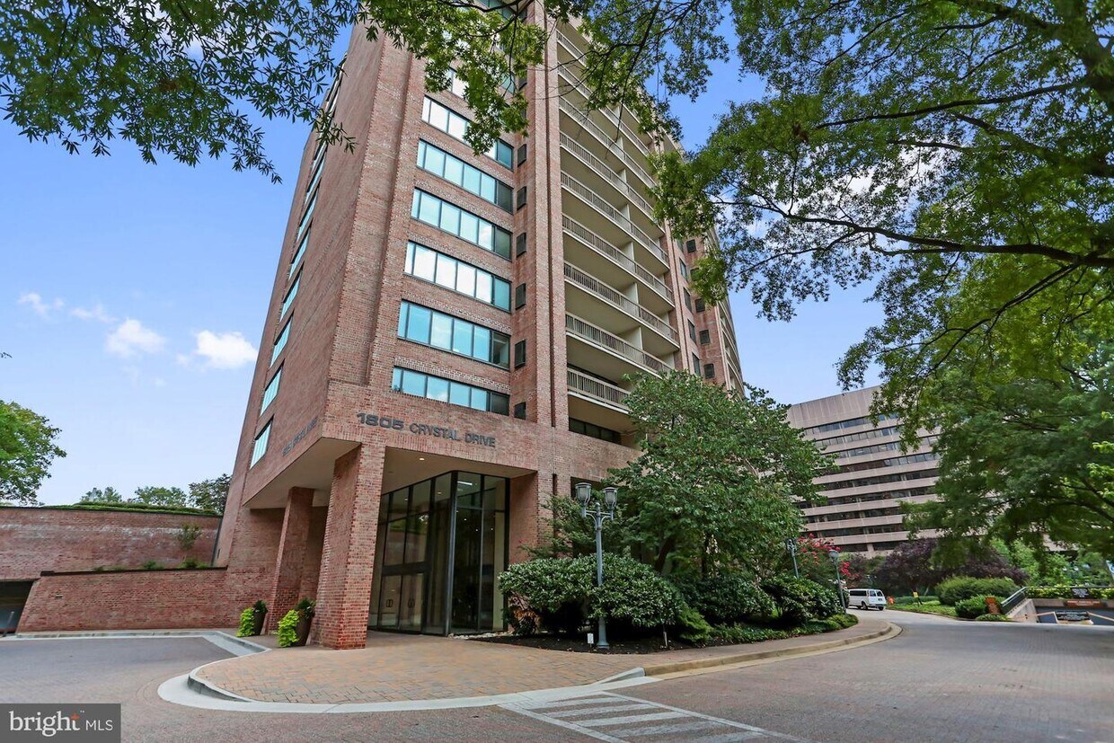 Foto principal - 1805 Crystal Dr