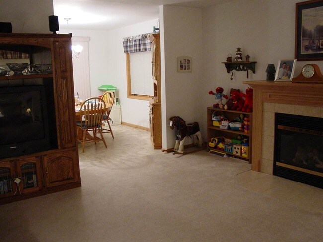 Building Photo - 5506 Quarry Hill Dr
