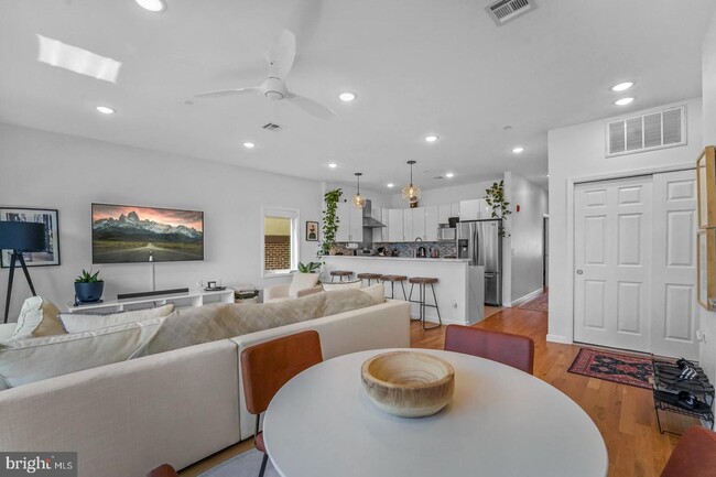 Building Photo - 936 Pavonia Ave