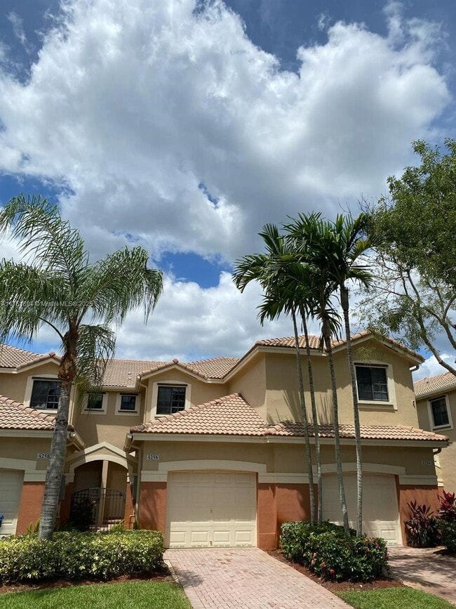 Foto del edificio - 4256 Vineyard Cir