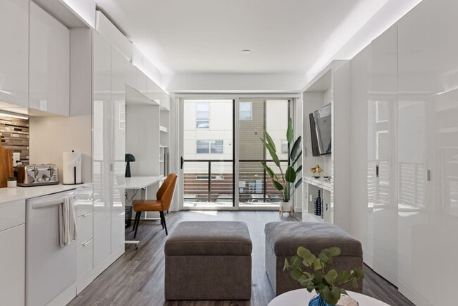 Foto del edificio - 12607 Larchmere Blvd