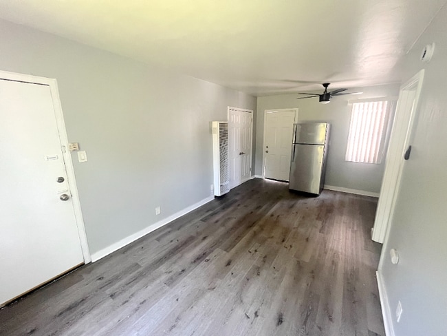 Building Photo - 2403 Louella Ave