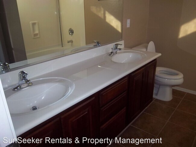 Building Photo - 4 br, 2 bath House - 710 S 167th Lane