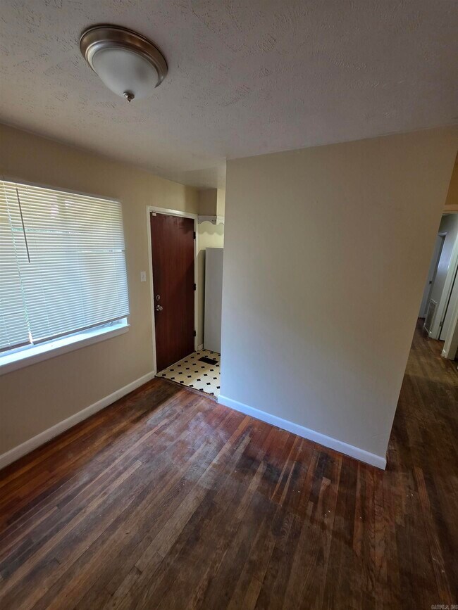 Building Photo - 89 Broadmoor Dr
