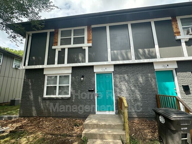 Foto del edificio - 222 N Oak Dr