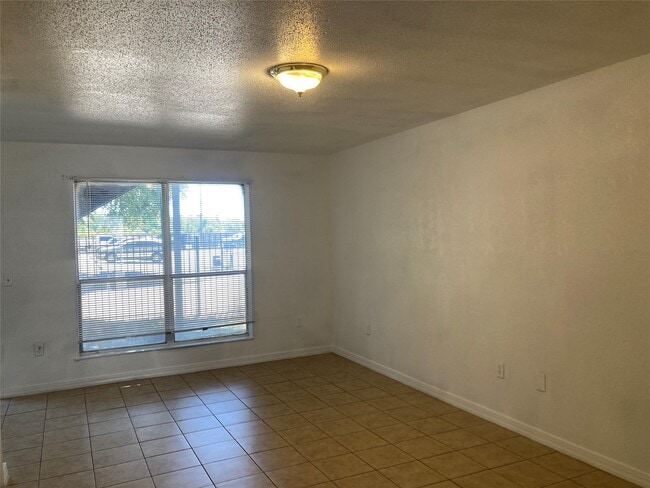 Building Photo - 7201 Hallshire Dr