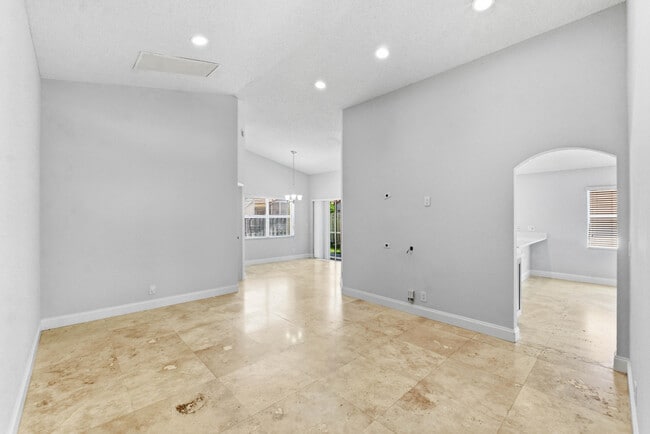 Building Photo - 10781 Cypress Lake Terrace