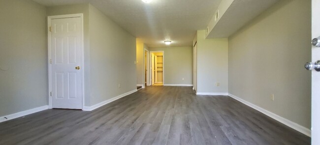 Foto del edificio - 118 Tanbark Dr