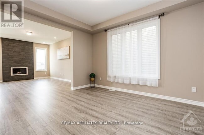 Photo du bâtiment - 226 Cranesbill Rd