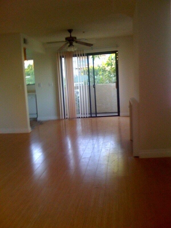 Foto del edificio - 7158 Hawthorn Ave