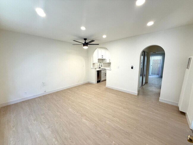 Foto del edificio - 3317 Keystone Av