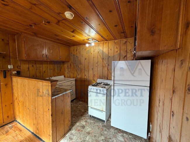 Building Photo - 1 Bedroom 1 Bathroom Apartment