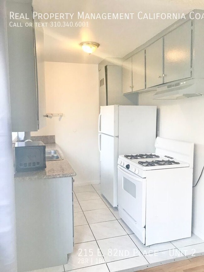 Building Photo - 2 Bedroom 1 Bathroom Unit- Available Now!