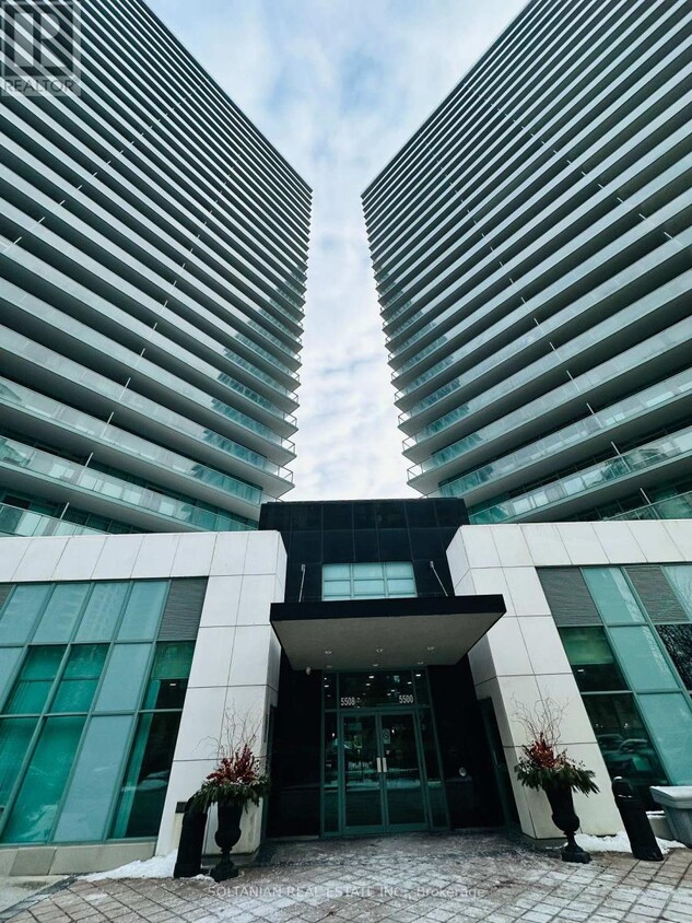 Photo principale - 309-5508 YONGE St