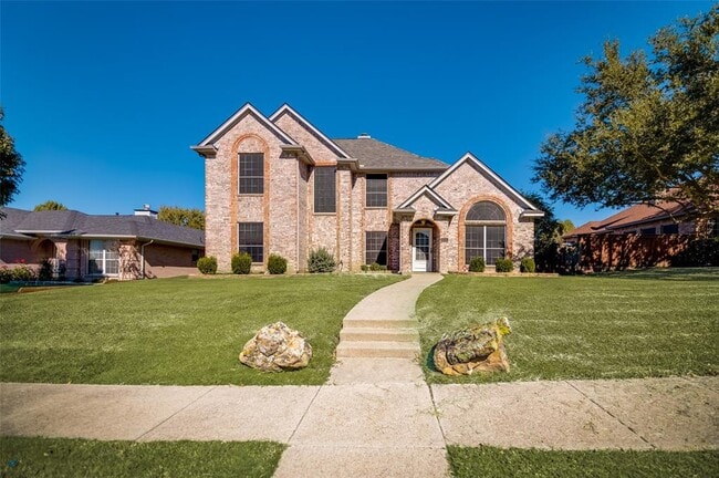 Building Photo - 1204 Surrey Cir