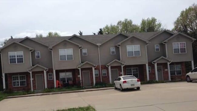 Building Photo - 900 Ashley Dr.