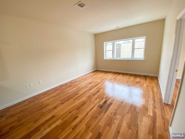 Foto del edificio - 499-505 Kearny Ave