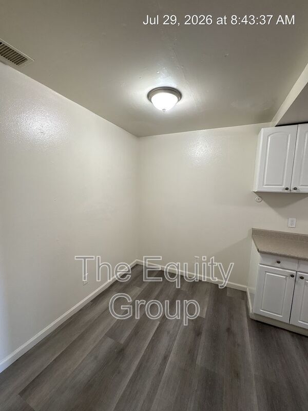 Foto del edificio - 402 N West St