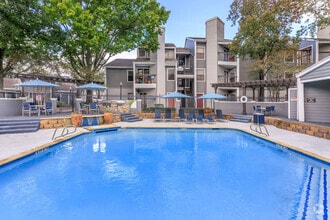 Building Photo - Parc at South Green
