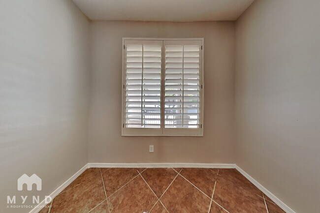 Building Photo - 17524 W Mandalay Ln