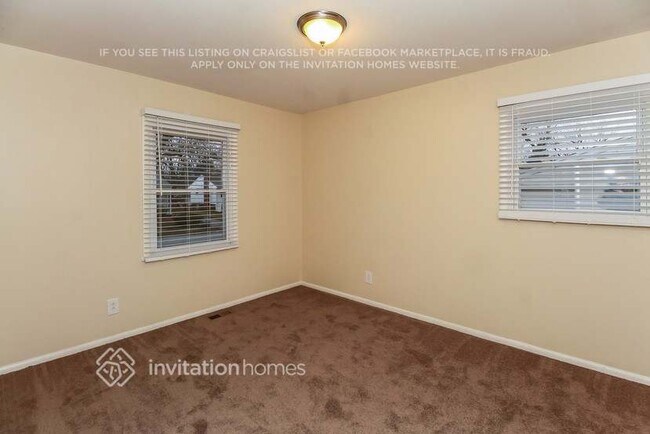 Building Photo - 46 S Willow Ln