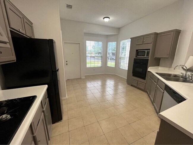 Foto del edificio - 2301 Spring Wagon Ln