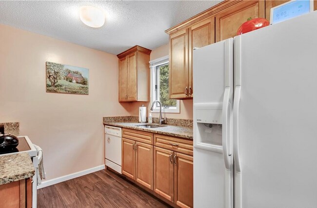 Foto del edificio - 25 Christian Hill Rd