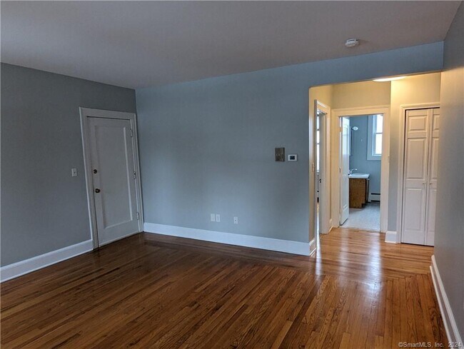 Foto del edificio - 341 Alden Ave