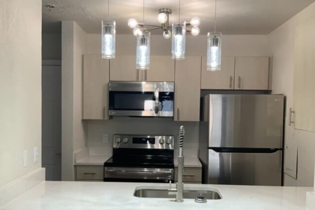 2x2 Renovated 2024 - Terra Lake Heights