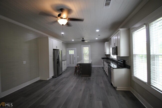 Building Photo - 5140 Davis Academy Rd