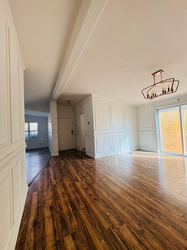 Foto del edificio - 10118 Berrypatch Ln