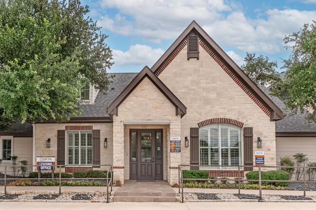 Building Photo - Oxbow Hill Country